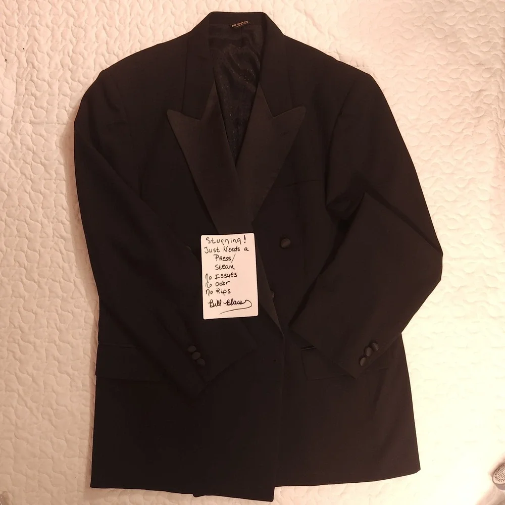 48 Tuxedo Dinner Jacket PEAK SATIN LAPEL  Black Bill Blass Designer Wool Vintage